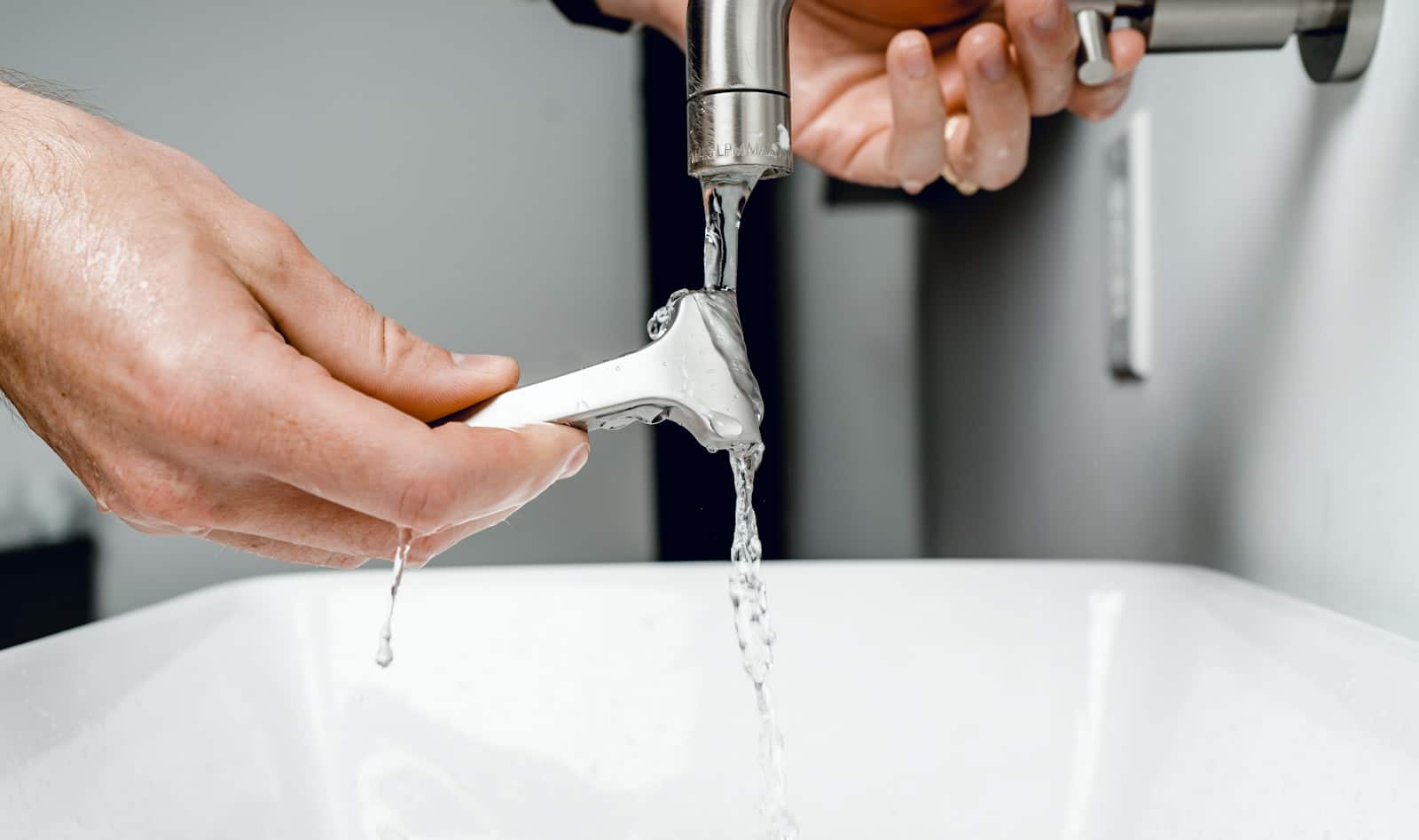 Faucet Repair Guide 2025